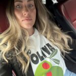 steph johnson scouse bird blogger wearing an olive oil tshirt